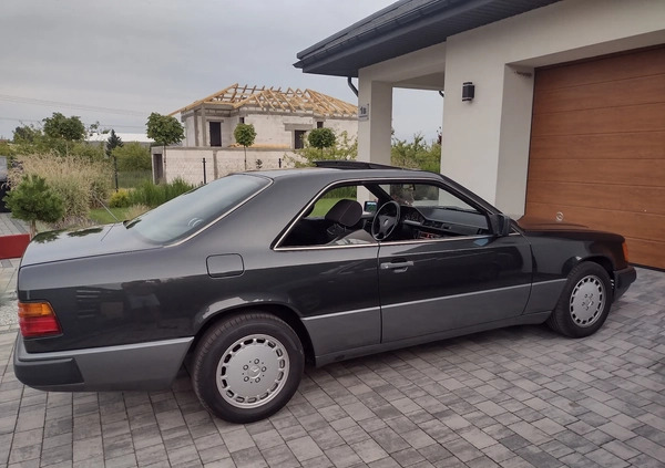 Mercedes-Benz Klasa E cena 52900 przebieg: 138000, rok produkcji 1989 z Grabów nad Prosną małe 301